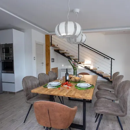 Dvori 别墅 珀德垂那