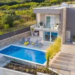 Dvori Villa