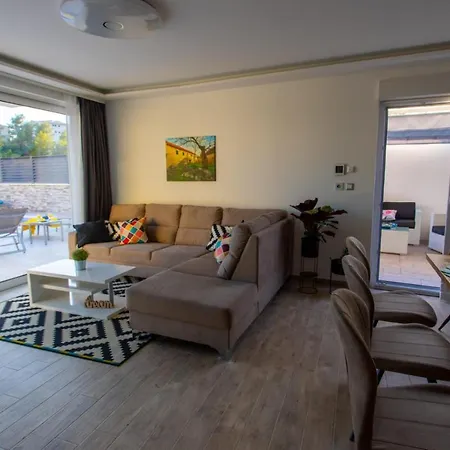 Dvori Villa Podstrana