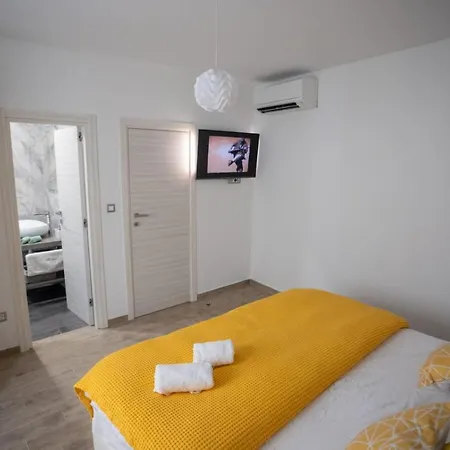 Dvori Villa *