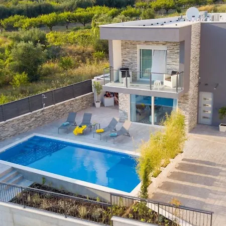 Dvori Villa